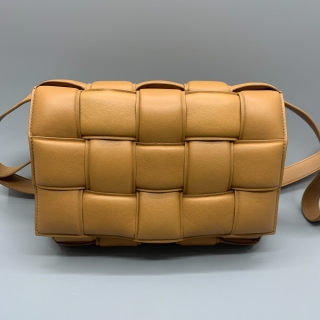BOTTEGA VENETA BAG BOTTEGA VENETA BAG PILLOW PADDED CASETTE SHOULDER BROWN
