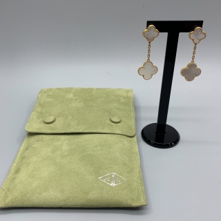 VAN CLEEF & ARPELS FINE JEWELRY EARRINGS MAGIC ALHAMBRA 2 MOTIF W/O CERT AU750 13.9G JA639191