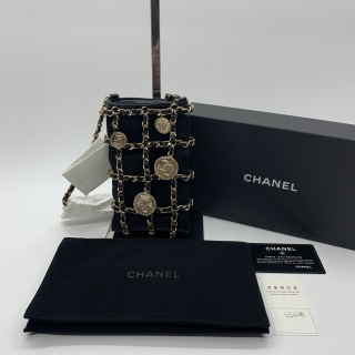 CHANEL ACCESSORY LAMBSKIN PHONE CASE CHAIN SHOULDER NO.32