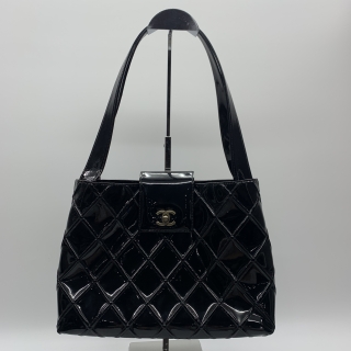 CHANEL BAG  PATENT HANDBAG NO6 BLACK