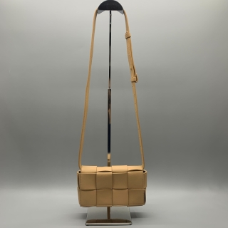 BOTTEGA VENETA BAG CASETTE SHOULDER BEIGE