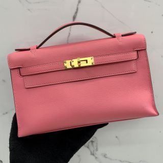 Kelly Pochette, D Stamp