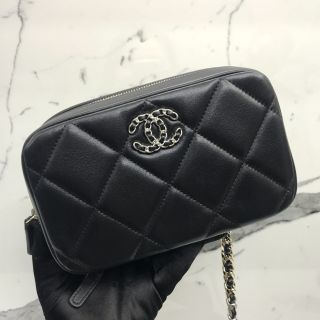 Chanel No. 32 Chanel19 Camera Bag in Lambskin