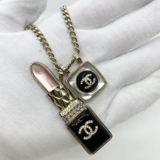 CHANEL FASHION JEWELRY NECKLACE A22C LIPSTICK AND COMPACT COCO MARK LONG