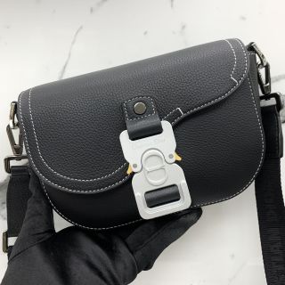 SADDLE POUCH WITH STRAP