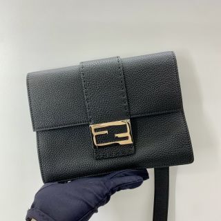 7VA524 BLLACK LEATHER W CARD