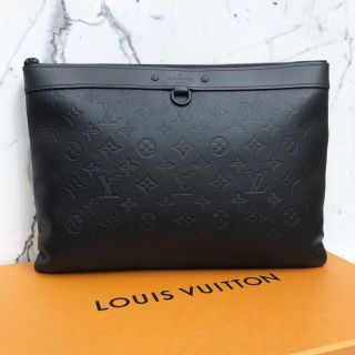 Louis Vuitton Pochette Discovery MM