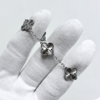 VAN CLEEF & ARPELS FINE JEWELRY VINTAGE ALHAMBRA GUILLOCHE 5 MOTIFS WG750 19.2G W CERT 2024 JG976008