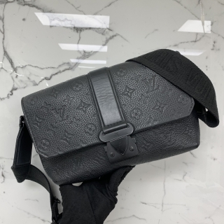 LOUIS VUITTON BAG TAURILLON M23741 S-CAPE MESSENGER RFID