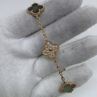 VAN CLEEF & ARPELS FINE JEWELRY BRACELET VINTAGE ALHAMBRA GUILLOCHÉ & DIAMONDS 5 MOTIFS YG750 2025 FULLSET 12.87G JO271811