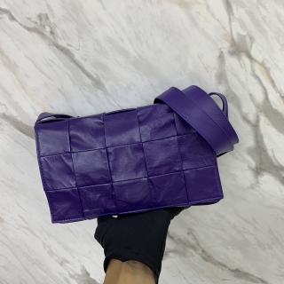 BOTTEGA VENETA BAG CASSETTE FLAP PURPLE SHOULDER
