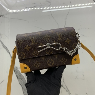 LOUIS VUITTON BAG MONOGRAM M12811 STEAMER WEARABLE WALLET RFID (APRIL 2025 RECEIPT)
