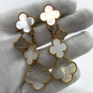 VAN CLEEF & ARPELS FINE JEWELRY EARRINGS MAGIC ALHAMBRA EARRINGS 4 MOTIF EARRING PAIR YG750 35.6G W/O CERT JE642835