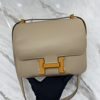 HERMES BAG CONSTANCE III 24 SWIFT GHW T STAMP ARGILE AND SABLE LACQUER BUCKLE W/INITIAL