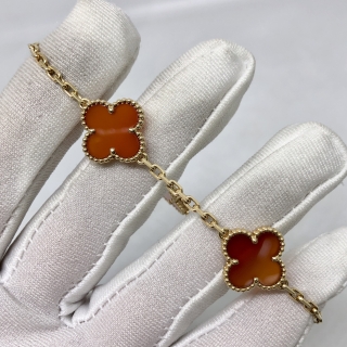 VAN CLEEF & ARPELS FINE JEWELRY BRACELET VINTAGE ALHAMBRA 5 MOTIF YG750 CARNELIAN 2025 11.7G W/RECEIPT AND BOX JO352151