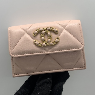 CHANEL SLG CHANEL19 LAMB W HOLK COMPACT WALLET PINK MICROCHIP