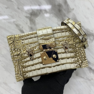 LOUIS VUITTON BAG EXOTIC LEATHER ALLIGATOR PETITE MALLE WHITE/GOLD RFID