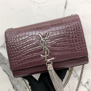 474366 SMALL TASSEL EMBOSSED MAROON