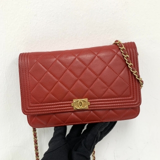 CHANEL BAG BOY LAMBSKIN WALLET ON CHAIN RED N0.21 21071097