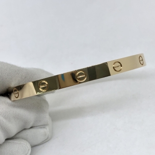 CARTIER FINE JEWELRY BRACELET CRB6067519 LOVE CLASSIC MODEL YG750 #19, 35.6G FULL SET (YEAR 2024)