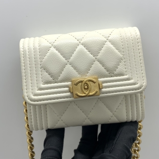 CHANEL SLG BOY CAVAIR SKIN CHAIN CARD HOLDER WHITE RFID EULXE0AH