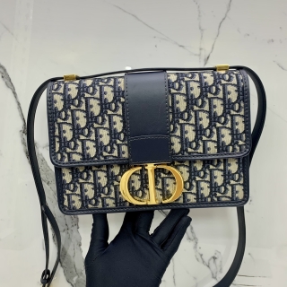 DIOR BAG MONTAIGNE 30 SHOULDER BAG