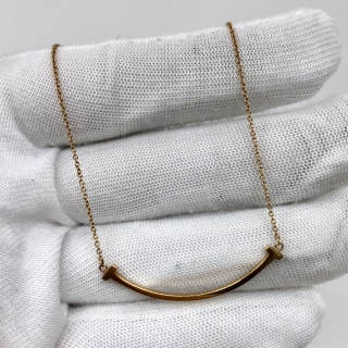 TIFFANY FINE JEWELRY NECKLACE 750 18K YG SMALL T SMILE 2.89G