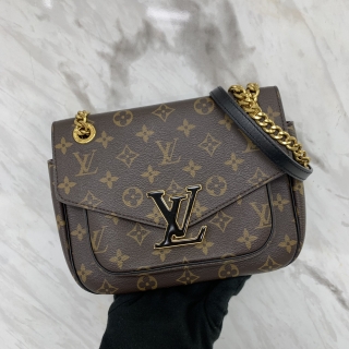 LOUIS VUITTON BAG MONOGRAM M45592 PASSY CHAIN SHOULDER RFID