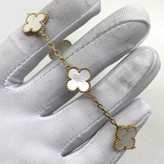 VAN CLEEF & ARPELS FINE JEWELRY BRACELET VINTAGE ALHAMBRA 5 MOTIF YG750 WHITE MOP NO CARD W/BOX 11.6G JC888845