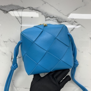 BOTTEGA VENETA BAG MINI CASSETTE SHOULDER BLUE