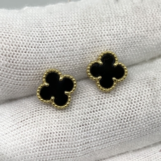 VAN CLEEF & ARPELS FINE JEWELRY EARRINGS 3.16G EARRINGS SWEET ALHAMBRA YG750 ONYX VCARA44900 845443