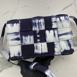 BOTTEGA VENETA BAG DENIM CASETTE SHOULDER FLAP BAG