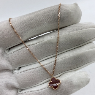 VAN CLEEF & ARPELS FINE JEWELRY NECKLACE ONLY SWEET ALHAMBRA CARNELIAN 2.9G JF577628