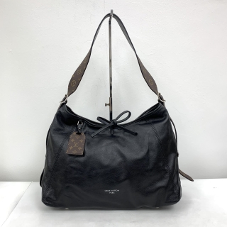 LOUIS VUITTON BAG M25143 CARRYALL VIBE MM