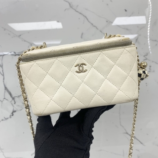 CHANEL BAG MATELASSE LAMBSKIN VANITY CHAIN FOOTBALL CRUSH WHITE GHW MICROCHIPPED PT28HLXK