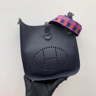 HERMES BAG EVELYNE III 16 TPM Z STAMP PHW QUA DRILLE