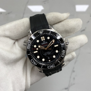 OMEGA WATCH SEAMASTER 210.22.42.20.01.004 DIVER 300M MASTER CO-AXIAL JAMES BOND 007 FULLSET 2020