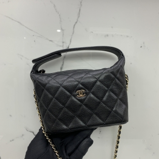 CHANEL BAG CAVIAR SKIN AP4386  25C QUILTED HOBO CLUTCH ON CHAIN H4HKAC2E
