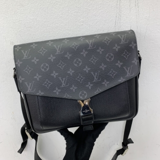 LOUIS VUITTON BAG MONOGRAM TAIGARA MESSENGER RFID M30746