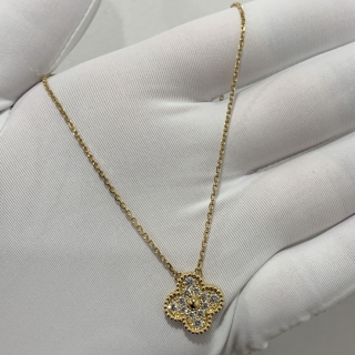 VAN CLEEF & ARPELS FINE JEWELRY AU750 5.7G VINTAGE ALHAMBRA DIAMOND NECKLACE