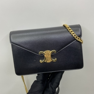 CELINE BAG TRIOMPHE WALLET ON CHAIN MARGO IN SHINY CALFSKIN