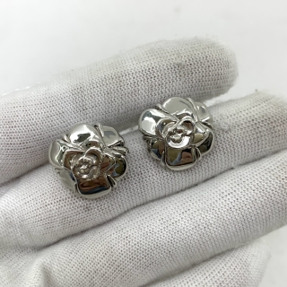 CHANEL FINE JEWELRY EARRINGS CAMELIA, CLIP ONS WG750 17.7G