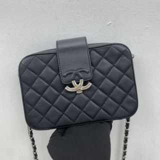 CHANEL BAG CAVIAR SKIN VANITY CHAIN CAMERA SHOULDER 24218666