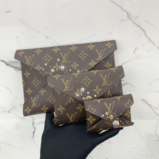 LOUIS VUITTON SLG MONOGRAM M82655 CHRISTMAS VIVIENNE AND FRIENDS MONOGRAM CANVAS KIRIGAMI POCHETTE