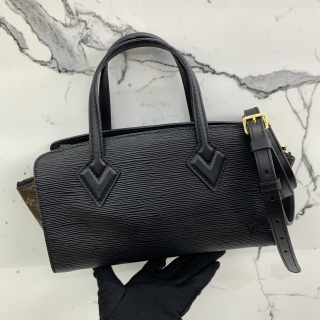 LOUIS VUITTON BAG EPI M11791　VARENNE EAST WEST　RFID