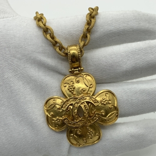 CHANEL FASHION JEWELRY NECKLACE 96A COCO MARK GRAPES CLOVER NECKLACE