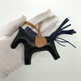 HERMES CHARM RODEO PM BLACK/GOLD W STAMP