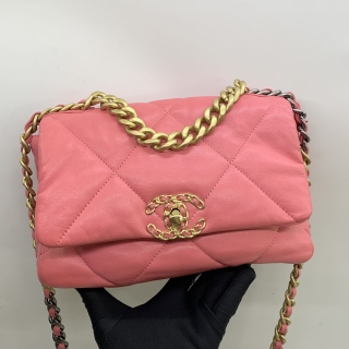 CHANEL BAG CHANEL19 SMALL PINK NO.31 W/CARD 31020833