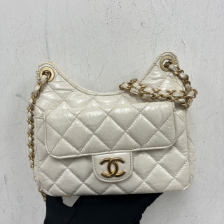 CHANEL BAG AS3710 SMALL HOBO CHAIN SHOULDER SHINY CALFSKIN WHITE GHW MICROCHIPPED