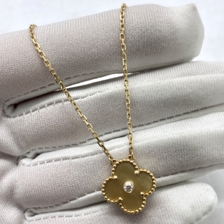 VAN CLEEF & ARPELS FINE JEWELRY NECKLACE VINTAGE ALHAMBRA GOLD MOP 1PD (HOLIDAY 2018) YG750  6.3G JA179272